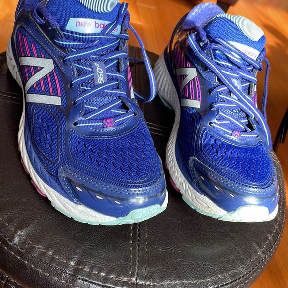 New Balance Sneakers - Picture 2 of 4